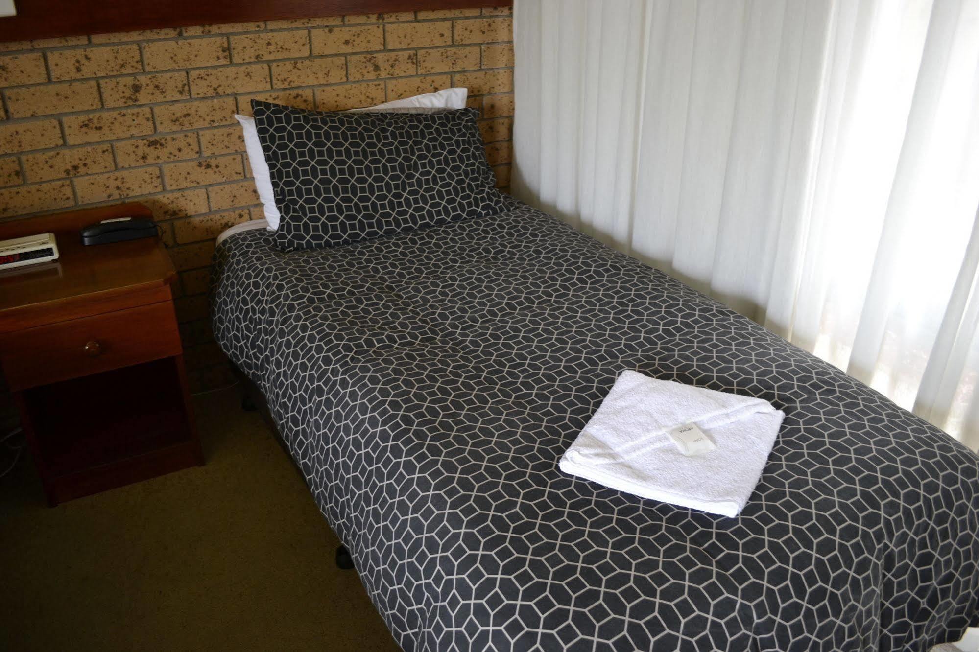 Colac Mid City Motor Inn Екстериор снимка